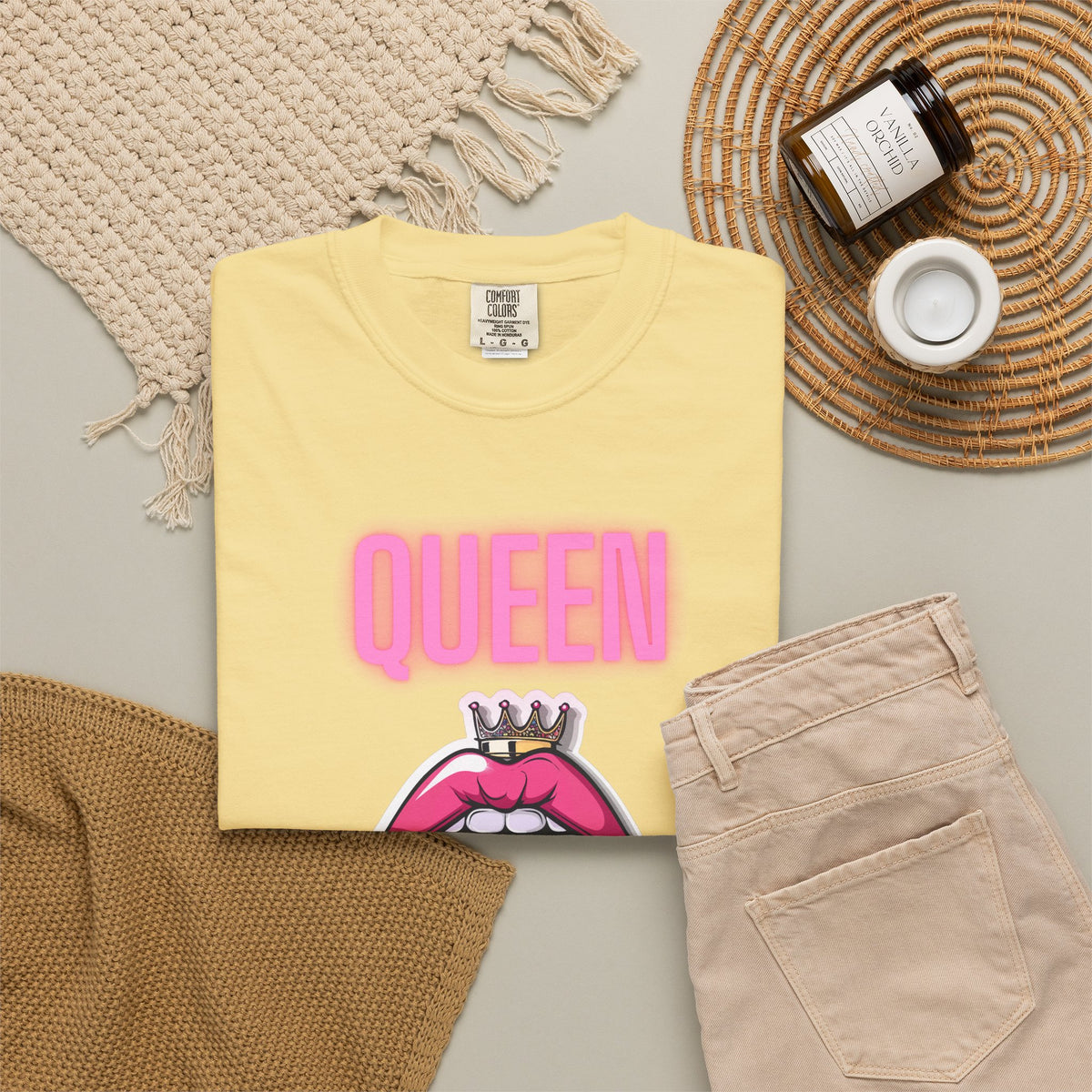 Queen Lip Graphic T-Shirt — Feminine Crowned Lips Tee