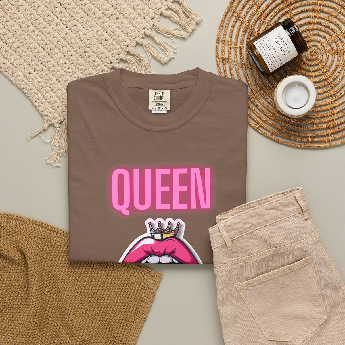 Queen Lip Graphic T-Shirt — Feminine Crowned Lips Tee